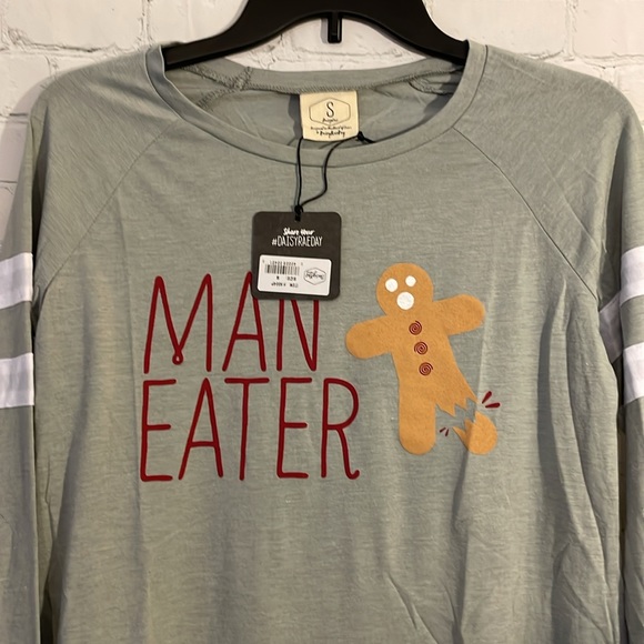 NWT Vici for DaisyMae Light Gray Man Eater Christmas Gingerbread long sleeve top - Picture 2 of 4
